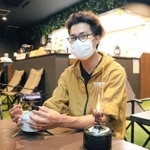 店長の小西翔也さん。初心者にもわかりやすく丁寧に説明してくれる。豊富な知識をもとにしたキャンプ話は、さらに興味が湧いてくる＝神戸市灘区城内通４