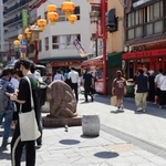 お昼時には、客がずらりと列をなす＝神戸市中央区元町通２、老祥記