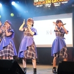 新衣装の帽子は青とチェックの２パターン。神戸をイメージしたいかりマークがついている＝神戸市中央区下山手通２