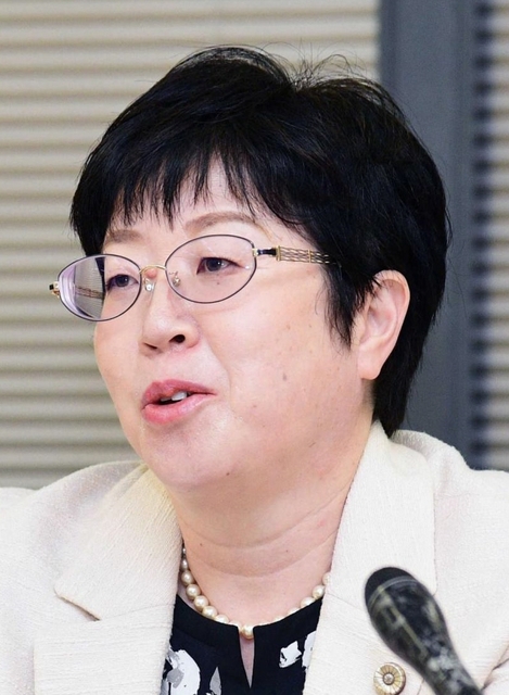 鴇田香織氏