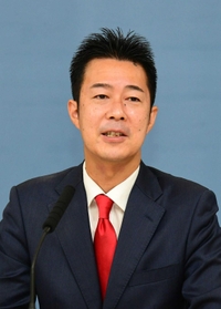 井坂信彦氏