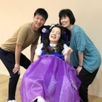撮影会で当日の衣装を身にまとう参加者ら（中村美智留さん提供）