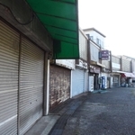 空き店舗が目立つ、中心部の「ショッピングセンター」＝神戸市垂水区多聞台２