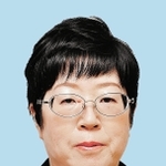 鴇田香織氏