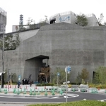 ２９日にオープンする「神戸ポートミュージアム」＝神戸市中央区新港町（撮影・辰巳直之）