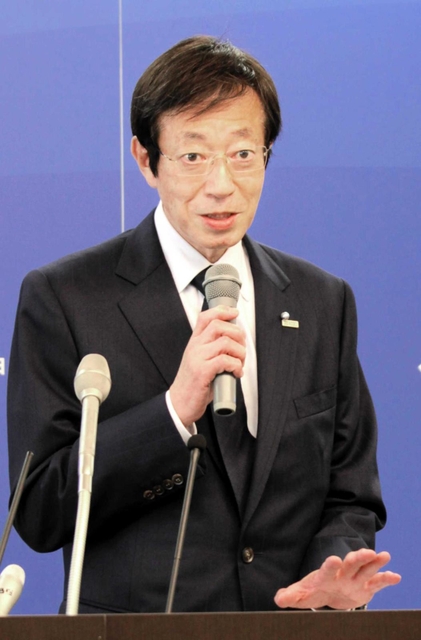 今後取り組むべき課題などを語る久元喜造氏＝神戸市役所（撮影・初鹿野俊）