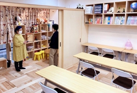 新しくなったＷＡＣＣＡの拠点。学習スペースの横に子どもが１人でゆっくりできる場所も設けた＝神戸市長田区久保町５