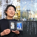 「１・１７ＫＯＢＥに灯りをｉｎながた」の実行委員長だった和田幹司さんの妻俊江さん＝神戸市中央区加納町６（撮影・鈴木雅之）