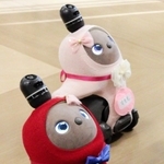 老人ホームに実証実験で導入された家族型ロボット「ＬＯＶＯＴ」＝神戸市西区伊川谷町有瀬、ラヴィーレ神戸伊川谷