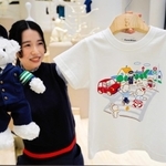 生田署とファミリアが共同で作ったぬいぐるみとＴシャツ＝中央区西町