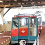 ９０年を祝って飾り付けられた現車両＝神戸市灘区高羽西山