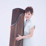 中国古筝の伍芳さん（提供）