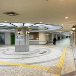 緊急一時避難施設に指定された三宮中央通り地下通路＝神戸市中央区三宮町１