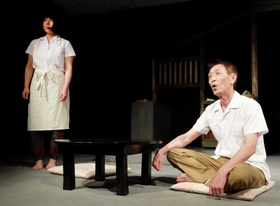 「父と暮せば」の稽古風景＝神戸市長田区二葉町５