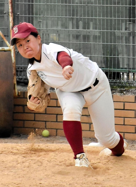 投球の精度を磨いて背番号１を勝ち取った大浜悠さん＝兵庫中