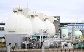 見学時に紹介される消化タンク。下水から毎日６千世帯分のバイオガスを作る＝神戸市東灘区魚崎南町２、東水環境センター