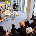 読書の大切さや科学を学ぶ意味について話す野依良治さん＝神戸市中央区加納町６