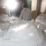 天然氷で満たされている氷室＝神戸市灘区六甲山町