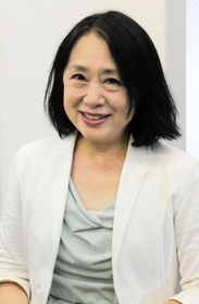 公演実現に尽力した神戸市民文化振興財団の森岡めぐみ演奏担当部長＝神戸市中央区橘通３