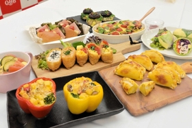 約２００点の案から選ばれた８点＝神戸学院大学有瀬キャンパス