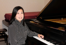 「音楽の中で民族が対話する雰囲気がラテンクラシックの魅力」と話す原山智子さん＝神戸市西区