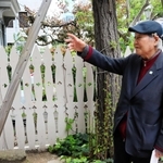 居留地研究の第一人者、神木哲男さん＝神戸市中央区浪花町
