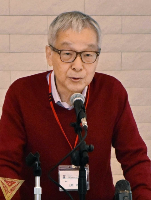 事件後の経験や犯罪被害者をめぐる問題について話す土師守さん＝神戸ＹＭＣＡ三宮会館