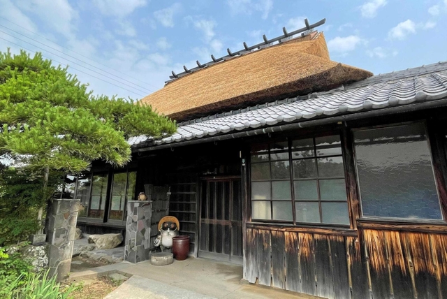 移住希望者らに貸し出す福住お試し住居の外観（神戸市提供）