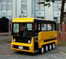 摩耶山を走る予定の「グリーンスローモビリティ」（神戸市提供）