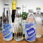「ヌノビキ」を冠した清涼飲料水＝西宮市津門綾羽町、布引礦泉所