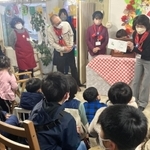 ボランティアサークル「あかりの会」による絵本の読み聞かせ＝神戸市北区南五葉１、インクルひろば