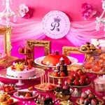 ビュッフェ形式で提供されるイチゴのスイーツ（神戸ポートピアホテル提供）