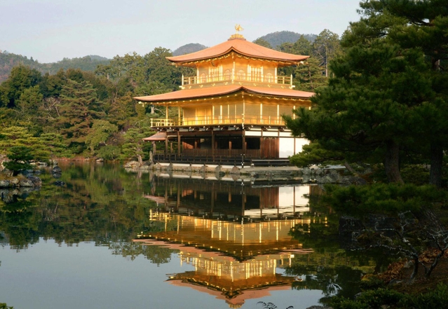 金閣寺に象徴される北山文化は兵庫津ともゆかりがあるという＝２０２０年、京都市北区