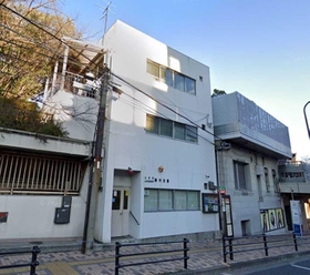 撤去前の兵庫署湊川交番（（ｃ）Ｇｏｏｇｌｅストリートビュー）