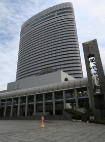 神戸ポートピアホテル＝神戸市中央区港島中町６