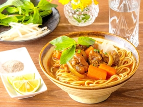 中華麺を入れた「ボーコー」の調理例（バオカンさん提供）