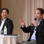現役時代のエピソードを交え、１８年ぶりの「アレ」へ期待を語った中田良弘さん（右）と井川慶さん＝神戸市中央区港島中町６（撮影・風斗雅博）