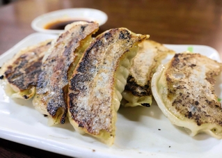 野菜たっぷりの名物ギョーザ