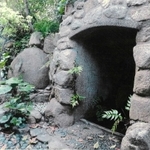 市内に残る防空壕の一つ＝神戸市長田区平和台町（市提供）