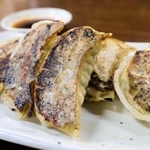 野菜たっぷりの名物ギョーザ