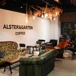 ２人で選んだインテリアが並ぶ「Ａｌｓｔｅｒ＆Ｇａｒｔｅｎ」＝神戸市東灘区御影１