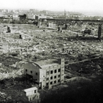 空襲後の神戸市兵庫区。全くの焼け野原になった