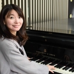 さまざまな立場の人に寄り添い、「応援ソング」を生み出すシンガー・ソングライターｙｕ－ｋａさん＝神戸市内