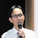 乳がんの予防法や治療について語る奥野敏隆医師＝神戸市灘区岩屋北町１、兵庫県予防医学協会健診センター
