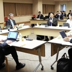 児童生徒の体力向上をテーマに議論された総合教育会議＝神戸市役所
