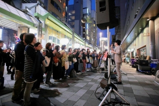 ３月に三宮で開かれたＫＯＢＥまちなかパフォーマンスのプレイベント（神戸市提供）