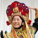 変面に打ち込み、全国大会に臨む中西凰華さん＝神戸市灘区高徳町