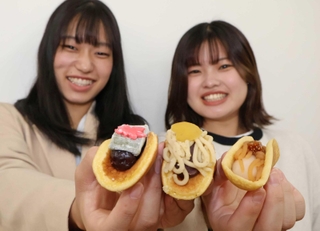 大学生らが考案した「秋のどら焼き３姉妹」＝神戸市東灘区御影石町４