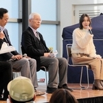 宝塚市出身の俳優相武紗季さん（右）らが、被災経験や防災への備えを話し合った＝神戸市中央区東川崎町１