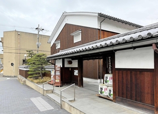 年間１４万人の観光客らが訪れる菊正宗酒造記念館＝東灘区魚崎西町１